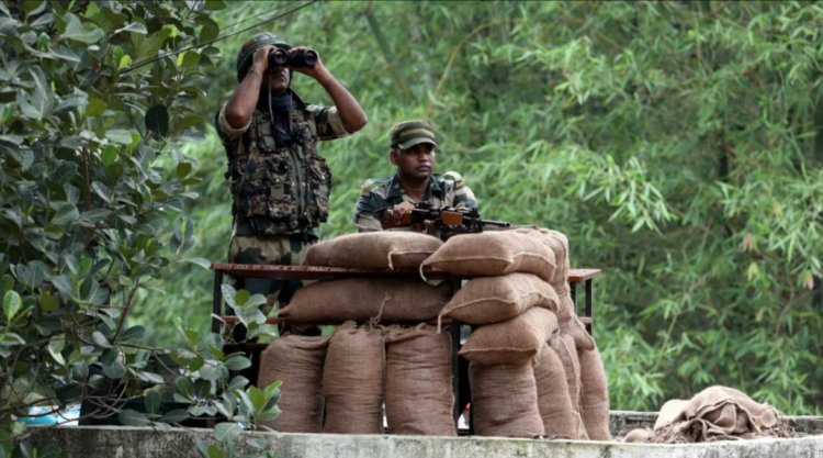 Maoists Encounter: ఛత్తీస్ గఢ్ లో భారీ ఎన్ కౌంటర్... 18 మంది మావోల మృతి